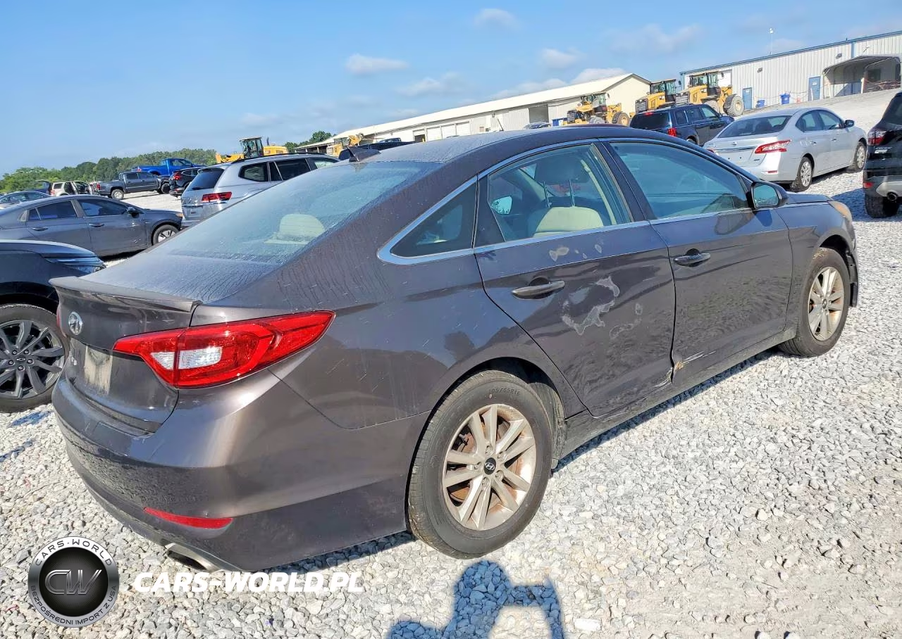 2015 Hyundai Sonata Se VIN:5NPE24AF0FH067395 - 3