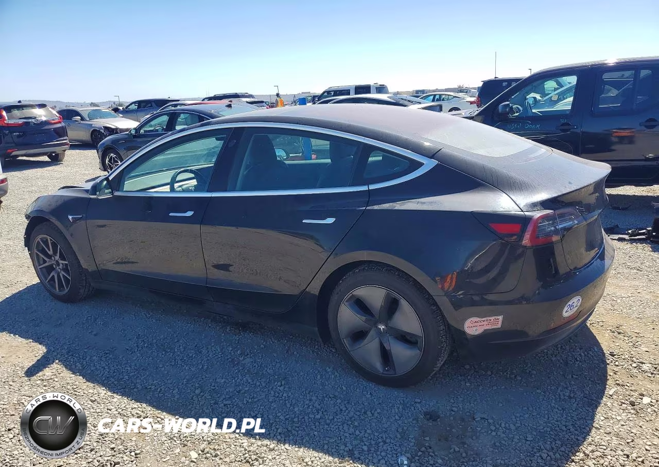 2018 Tesla Model 3 VIN:5YJ3E1EA5JF165681 - 2