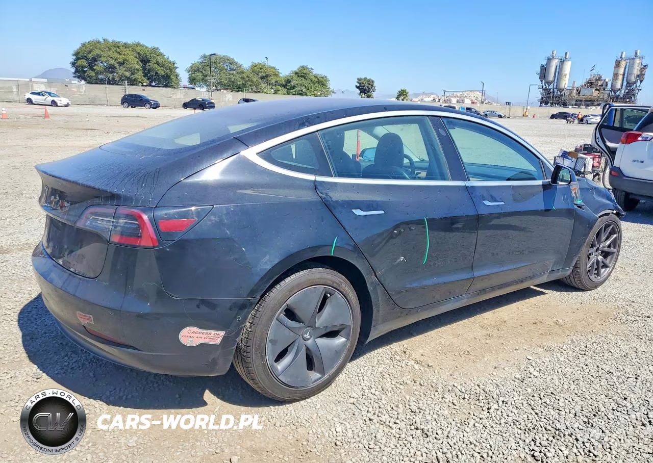 2018 Tesla Model 3 VIN:5YJ3E1EA5JF165681 - 3