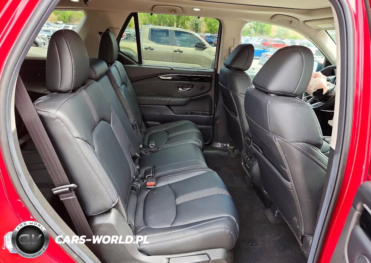 2025 Honda Pilot Touring VIN:5FNYG1H7XSB178508 - 11