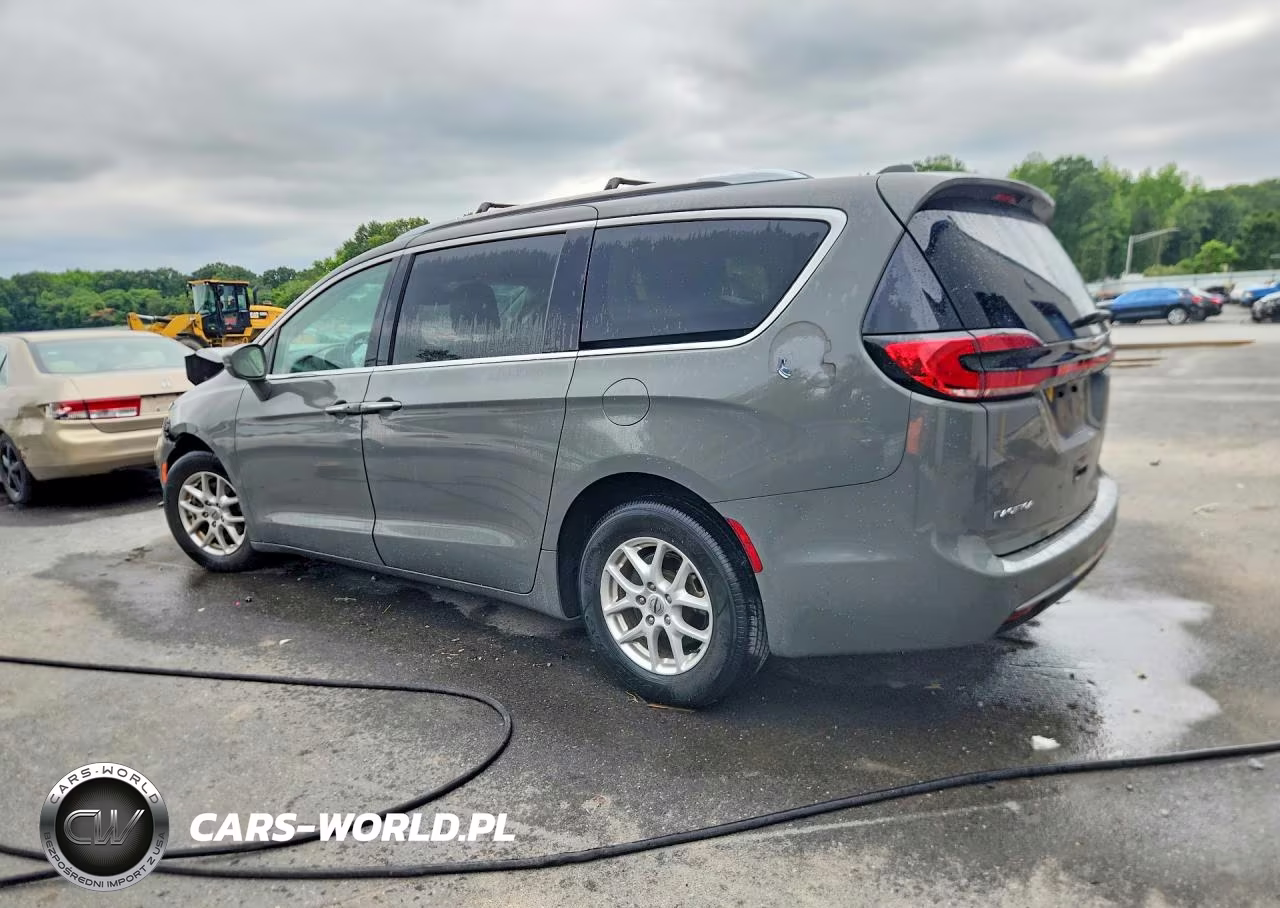 2021 Chrysler Pacifica Touring L VIN:2C4RC1BG4MR560484 - 2
