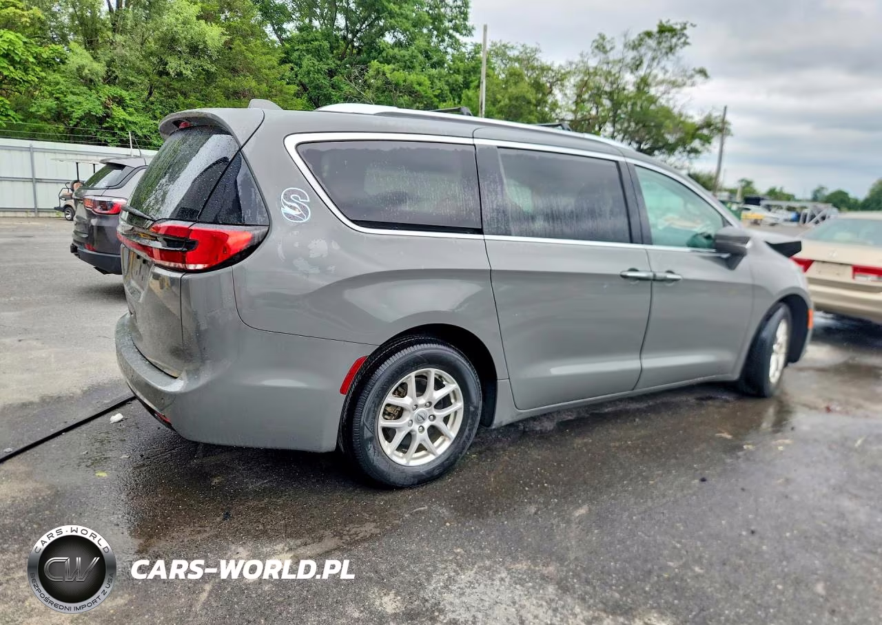 2021 Chrysler Pacifica Touring L VIN:2C4RC1BG4MR560484 - 3