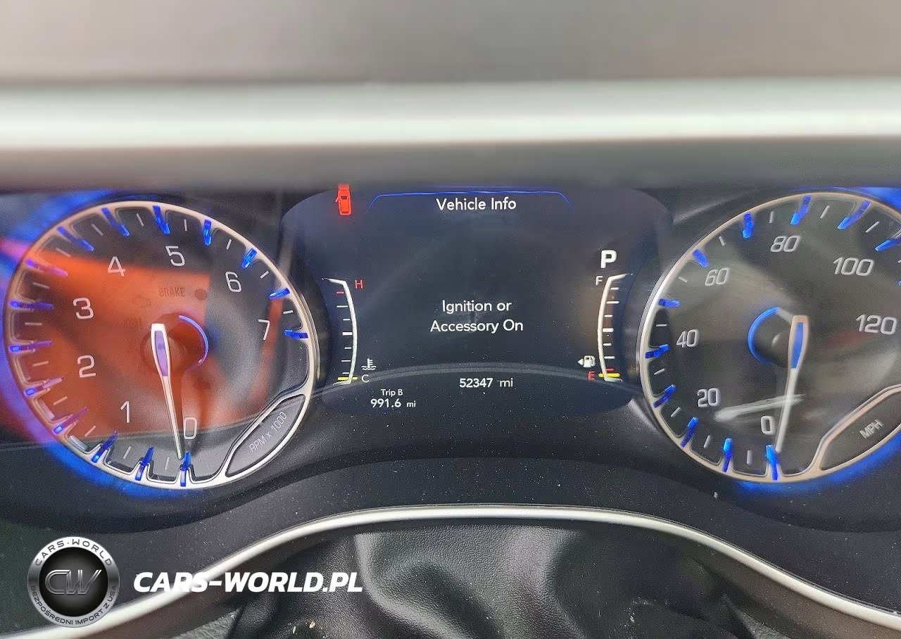 2021 Chrysler Pacifica Touring L VIN:2C4RC1BG4MR560484 - 9