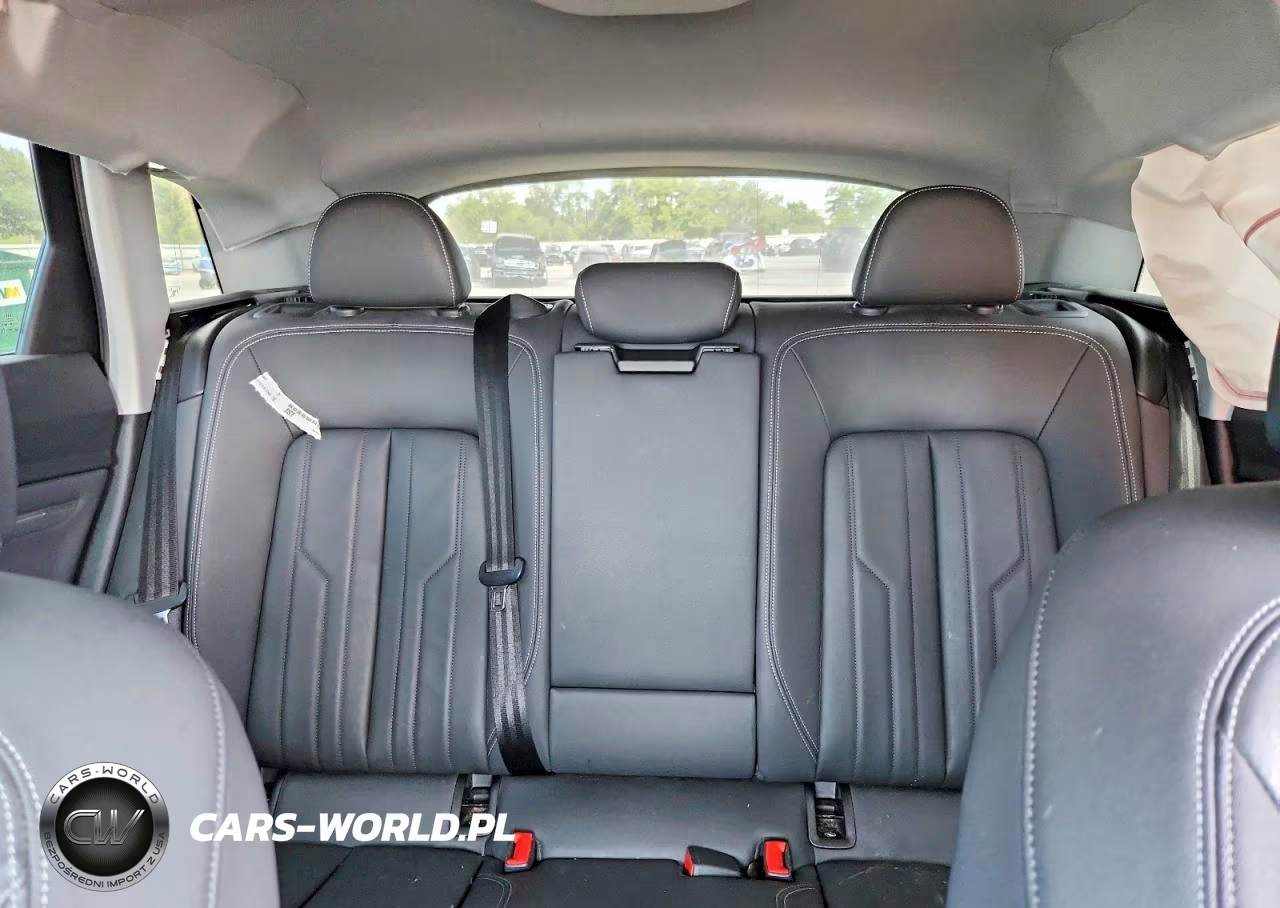 2021 Audi E-Tron Premium VIN:WA1AAAGE2MB006024 - 10