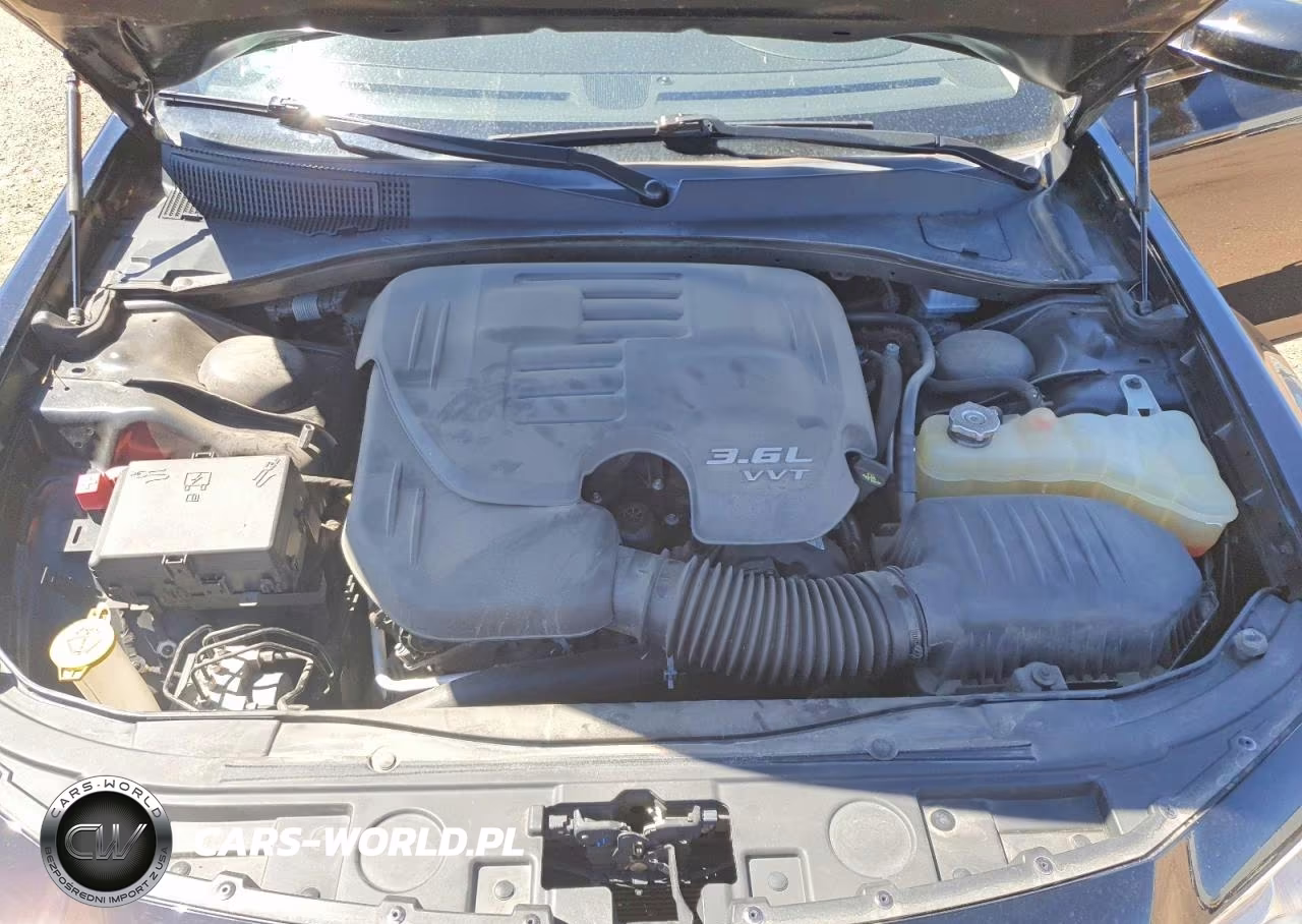 2018 Chrysler 300 Touring VIN:2C3CCARGXJH143095 - 11