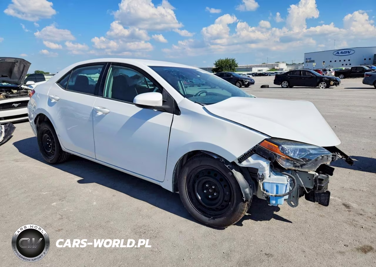 2017 Toyota Corolla Le VIN:5YFBURHE5HP687866 - 4
