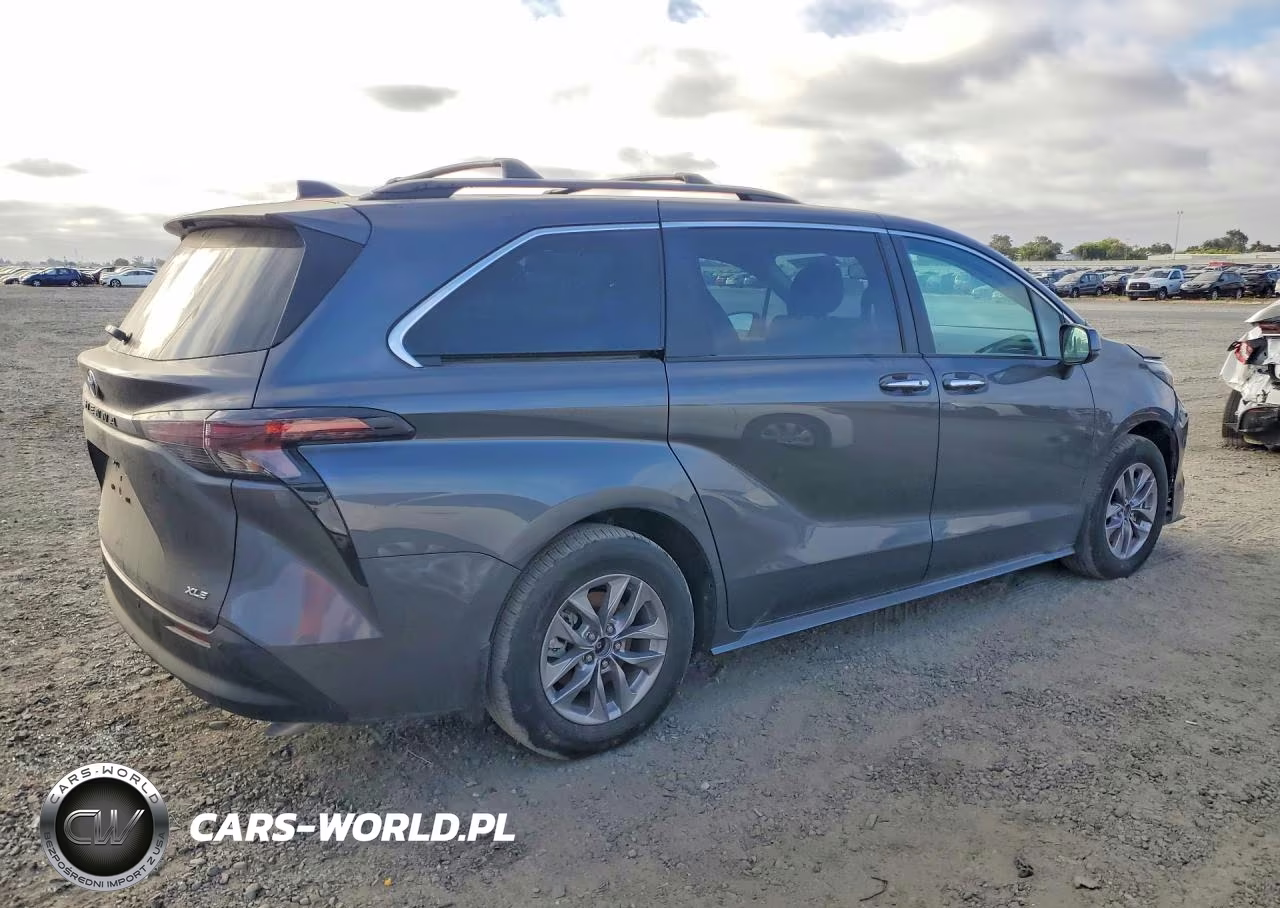 2025 Toyota Sienna Xle VIN:5TDJSKFC6SS225955 - 3