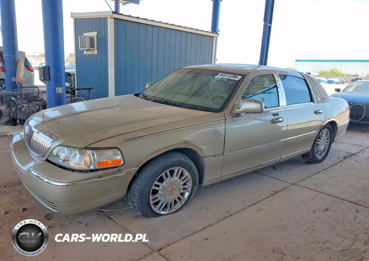 2010 Lincoln Town Car Signature Limited – zdjęcie 1 z 12