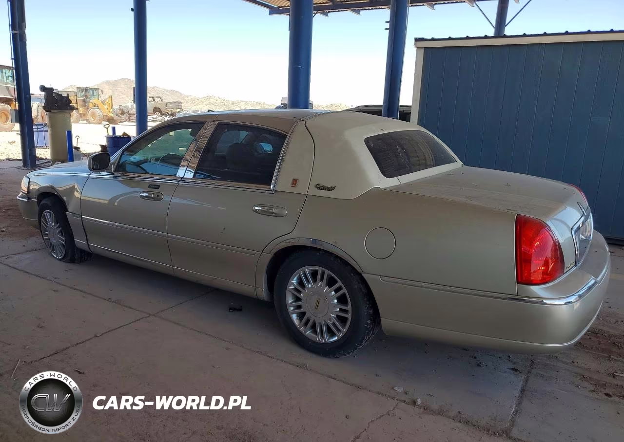 2010 Lincoln Town Car Signature Limited VIN:2LNBL8CV5AX618936 - 2