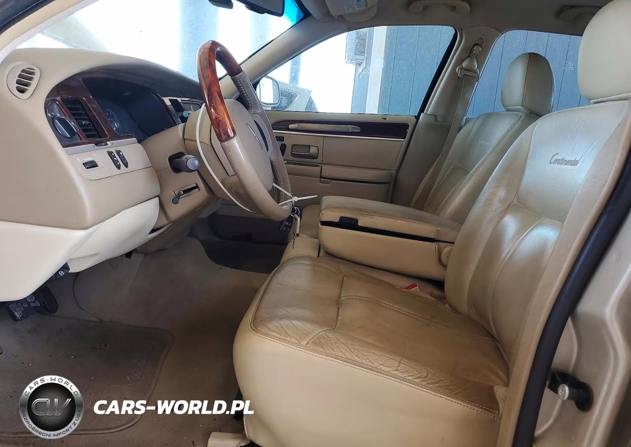 2010 Lincoln Town Car Signature Limited VIN:2LNBL8CV5AX618936 - 7
