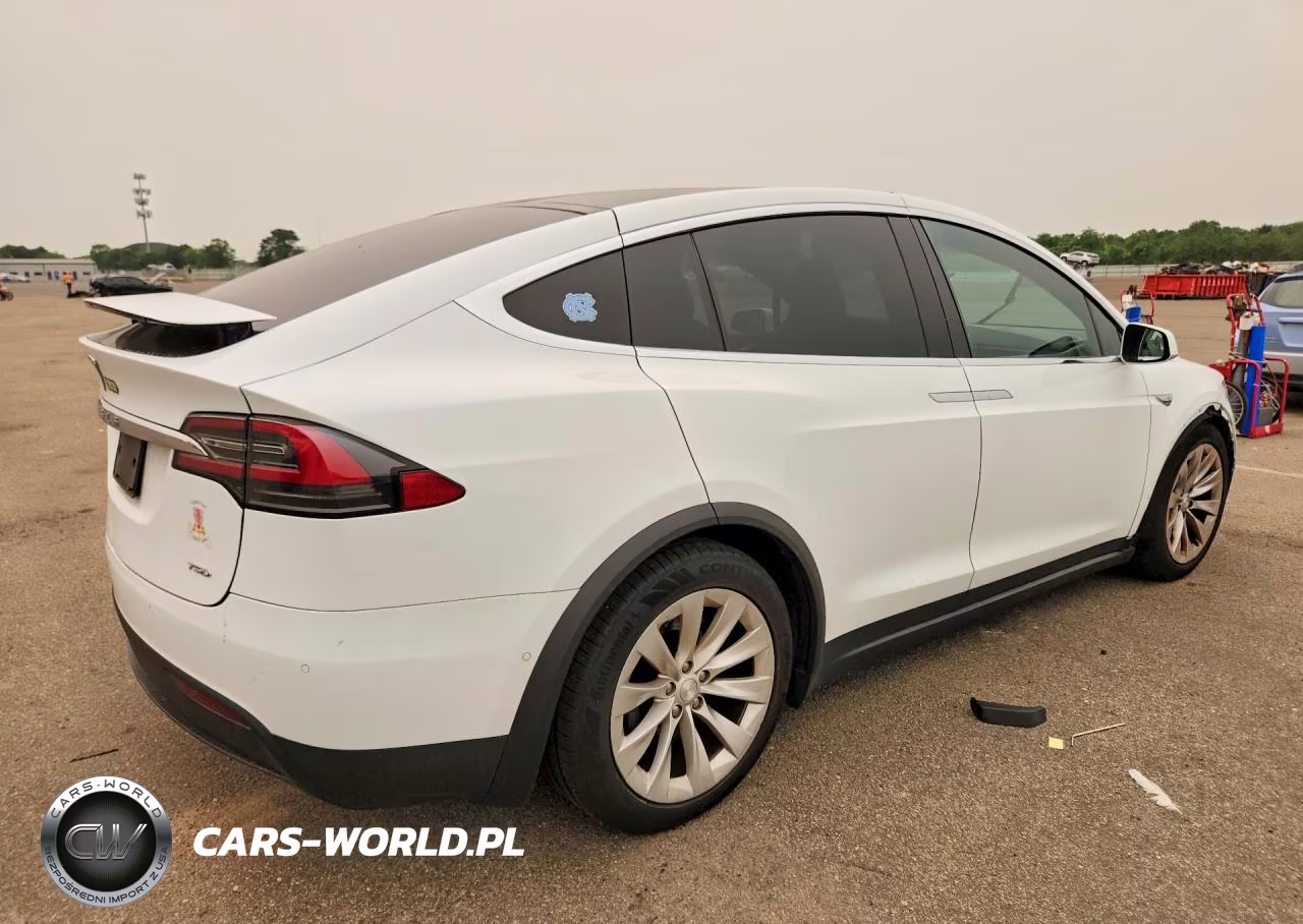 2016 Tesla Model X VIN:5YJXCBE28GF013425 - 3