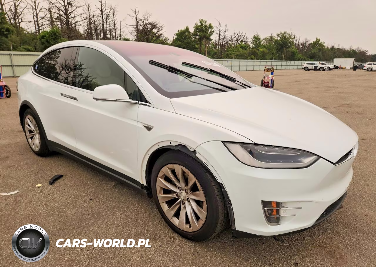 2016 Tesla Model X VIN:5YJXCBE28GF013425 - 4