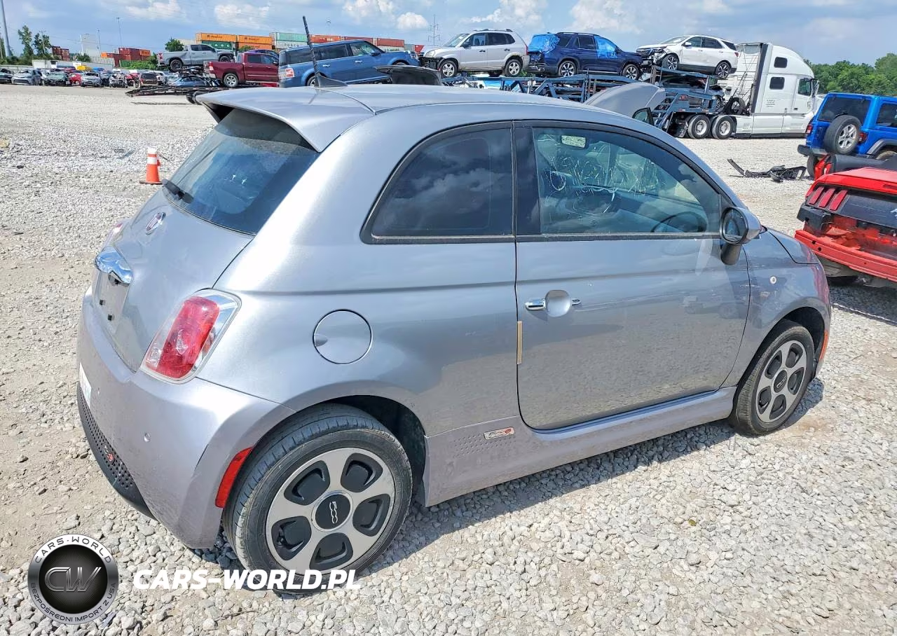 2017 Fiat 500 Electric VIN:3C3CFFGE4HT565600 - 3