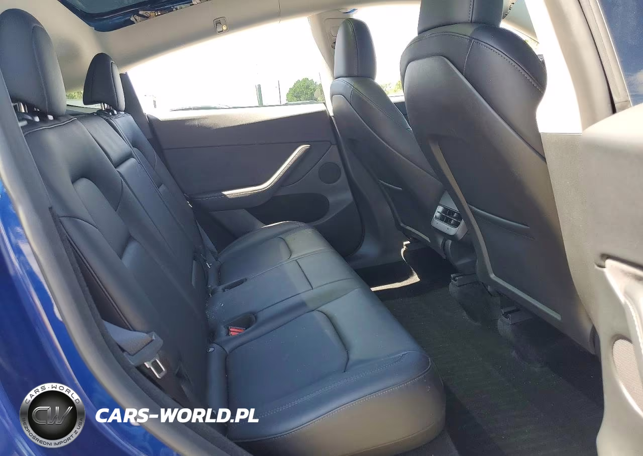 2024 Tesla Model Y VIN:7SAYGDED9RF158114 - 10