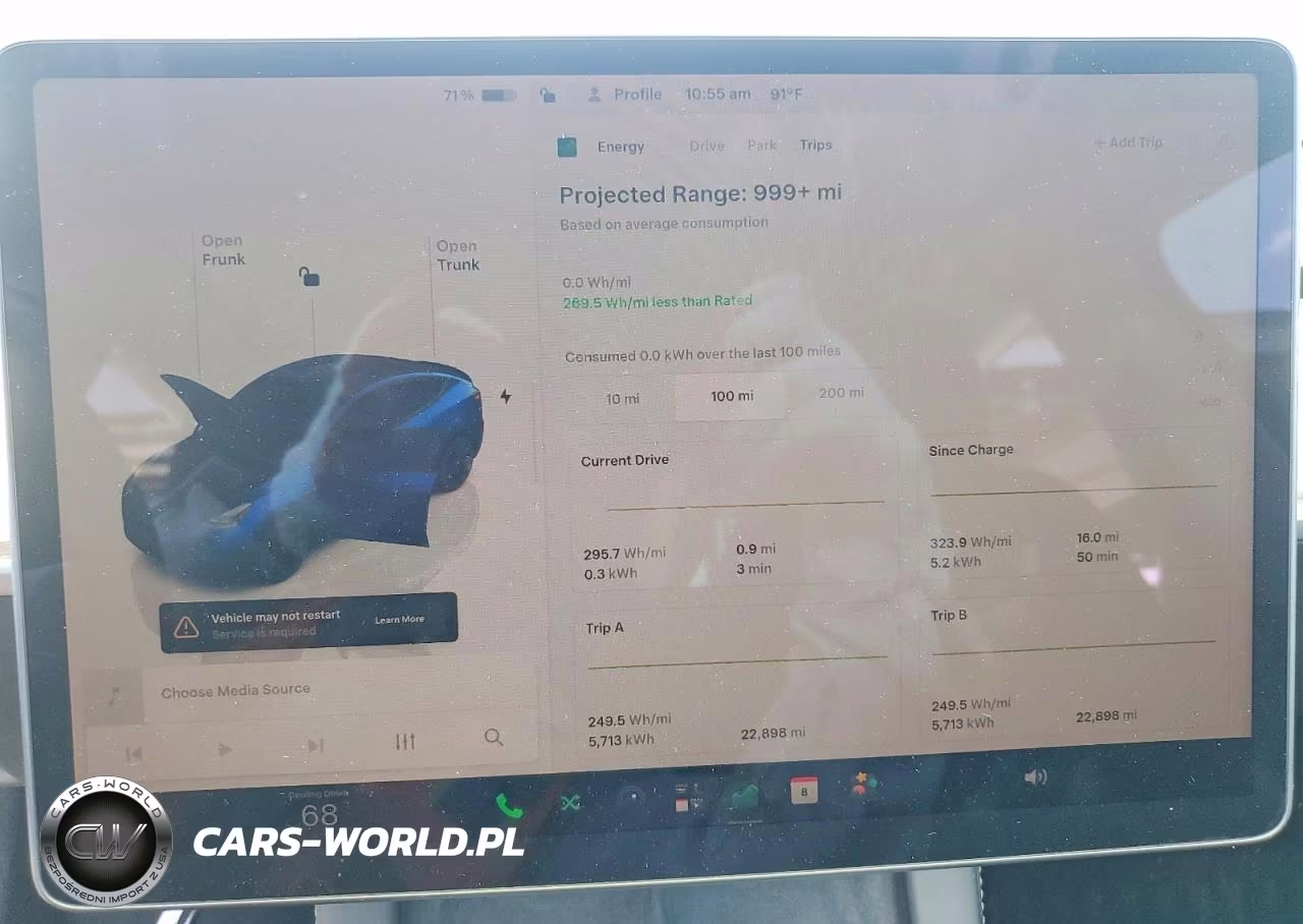 2024 Tesla Model Y VIN:7SAYGDED9RF158114 - 9