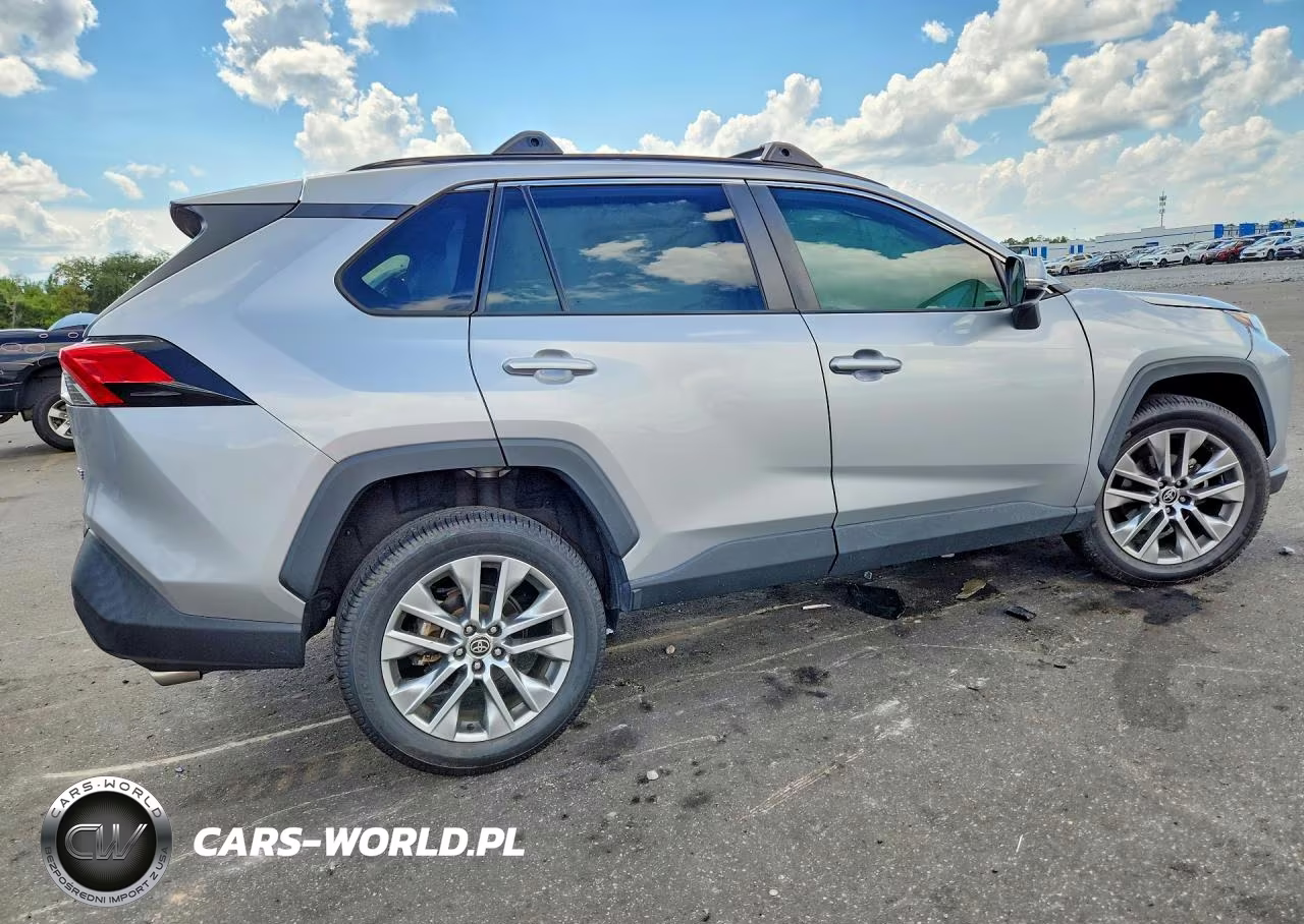 2022 Toyota Rav4 Xle Premium VIN:2T3C1RFV9NW233007 - 3