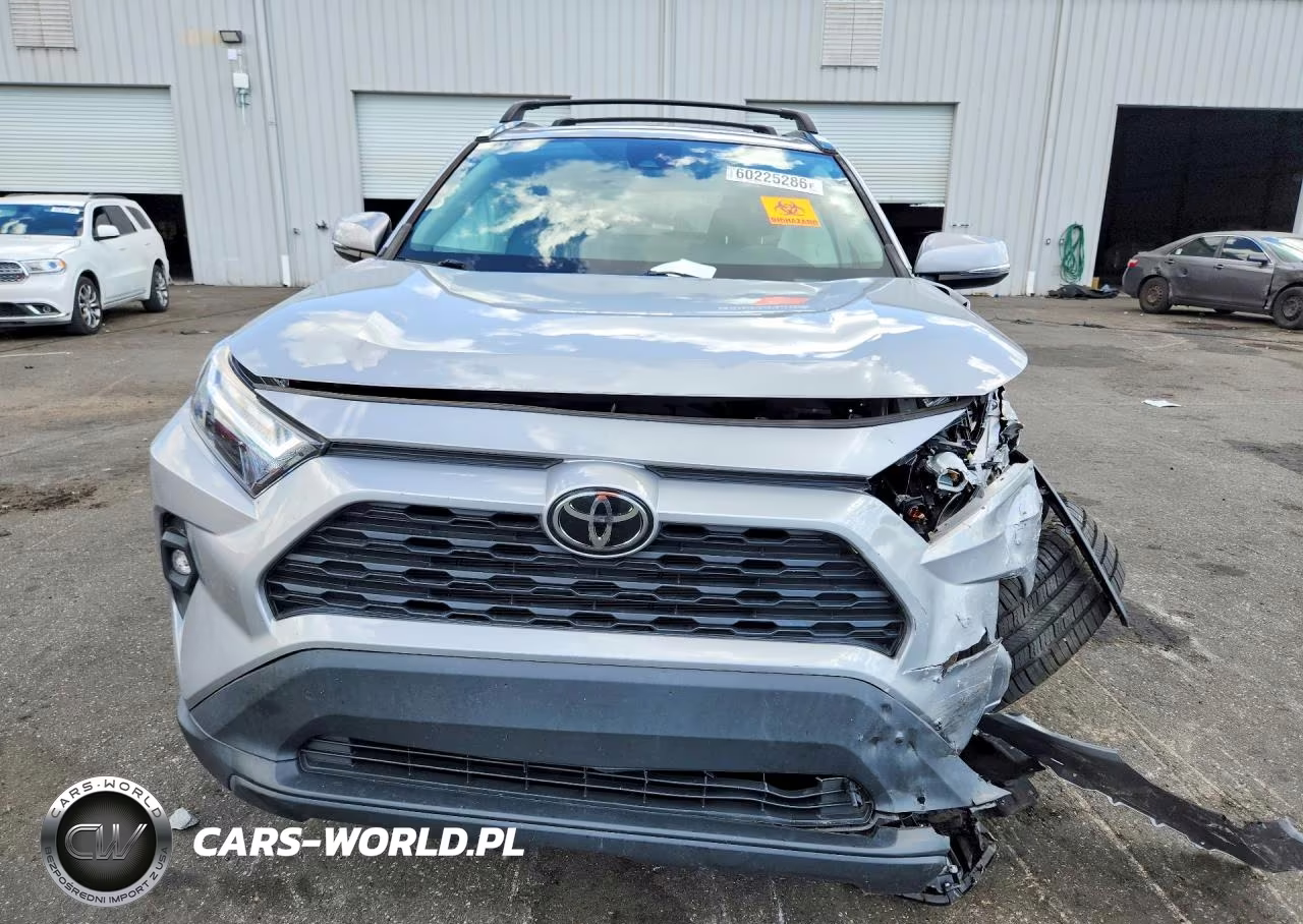 2022 Toyota Rav4 Xle Premium VIN:2T3C1RFV9NW233007 - 5