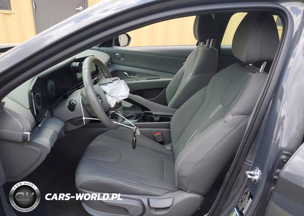 2025 Hyundai Elantra Sel VIN:KMHLS4DG3SU965674 - 7