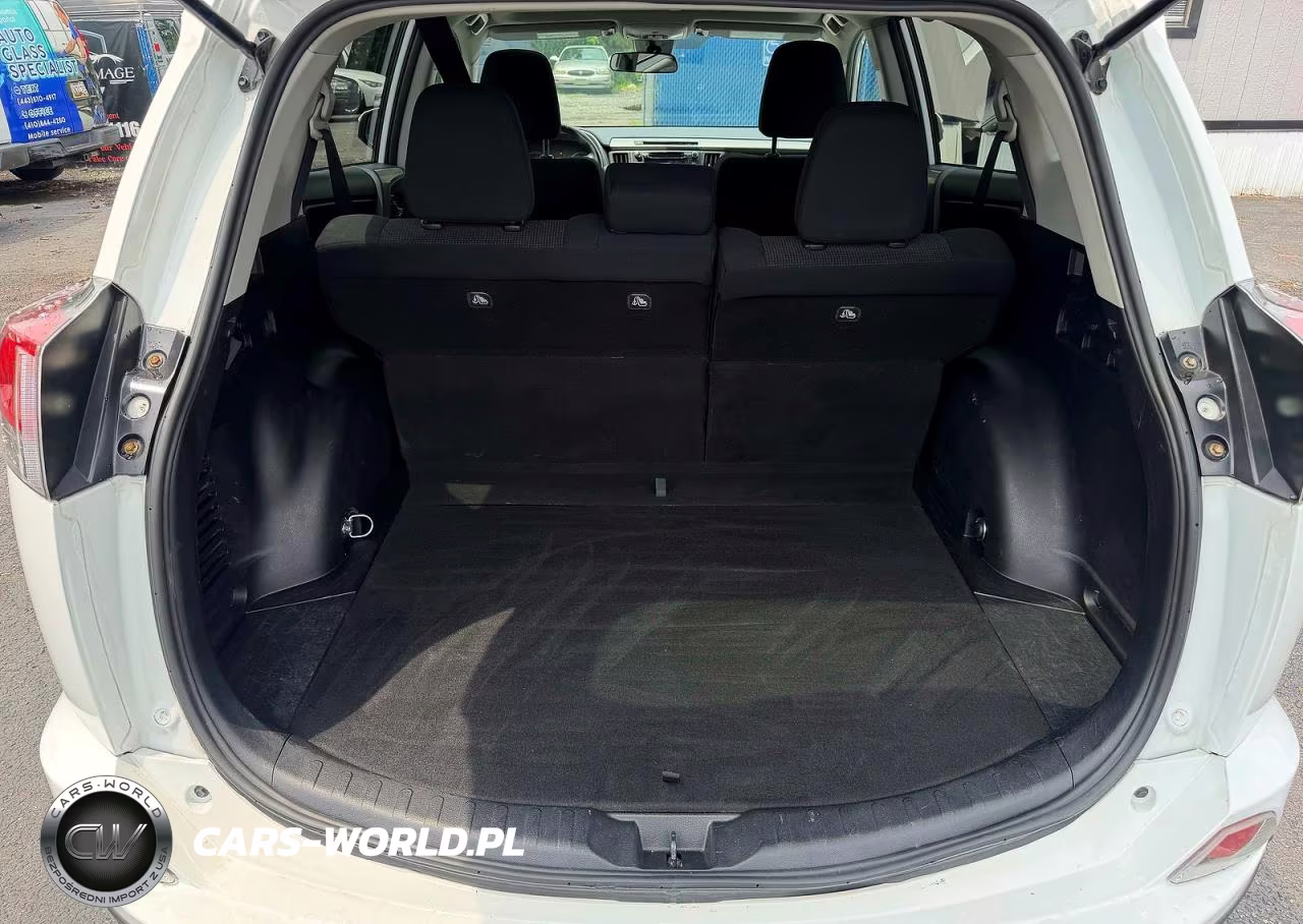 2018 Toyota Rav4 Xle VIN:2T3WFREV2JW447380 - 9
