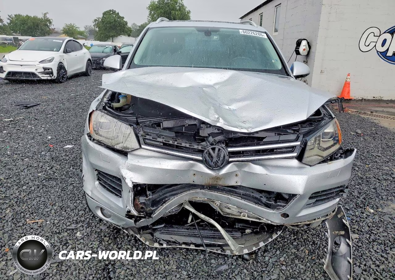 2012 Volkswagen Touareg V6 Tdi VIN:WVGEK9BP1CD009829 - 5