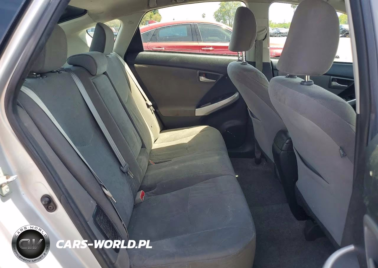 2014 Toyota Prius Two VIN:JTDKN3DU8E1775754 - 10
