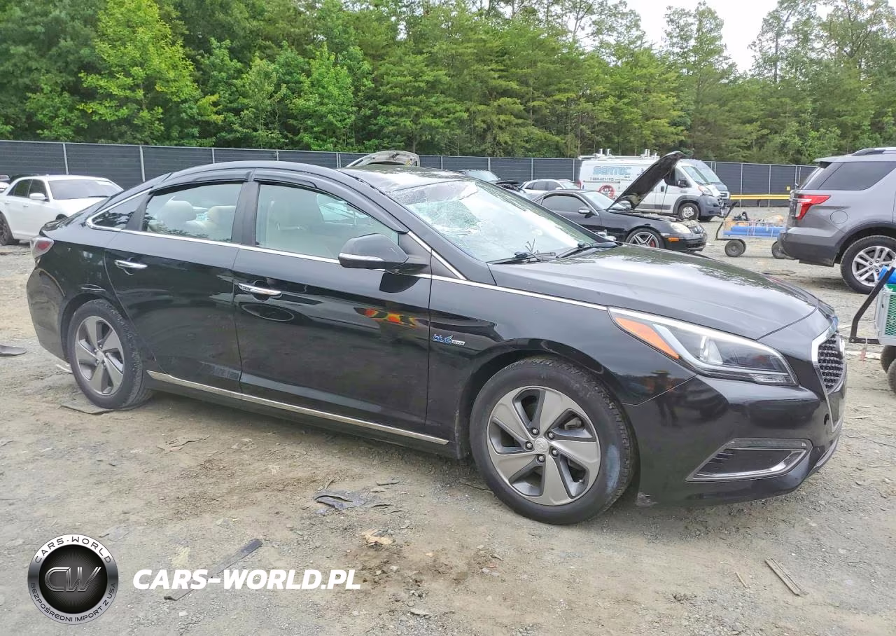 2017 Hyundai Sonata Hybrid Limited VIN:KMHE34L3XHA067748 - 4