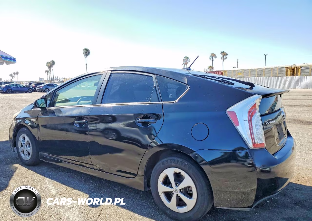 2013 Toyota Prius Three VIN:JTDKN3DU4D1715081 - 2