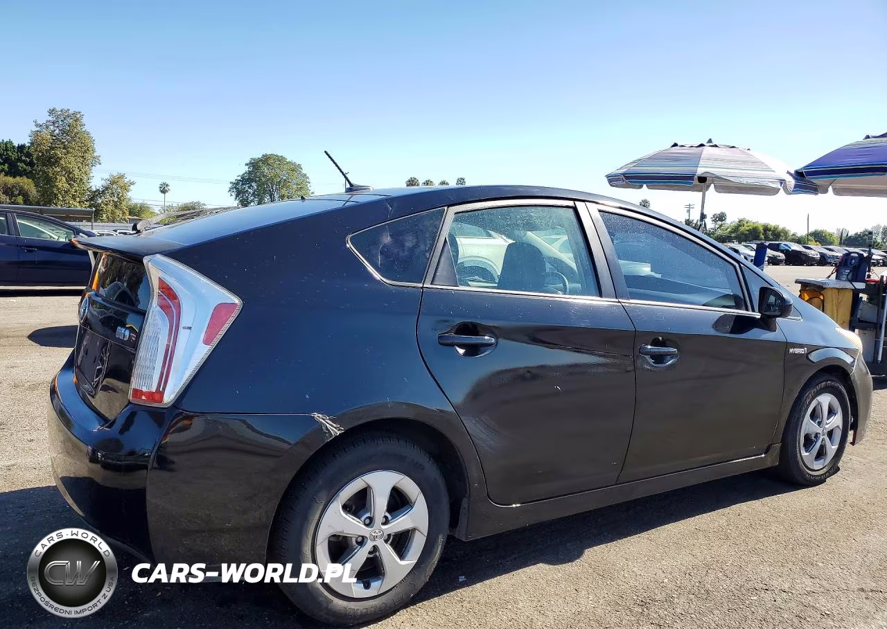 2013 Toyota Prius Three VIN:JTDKN3DU4D1715081 - 3