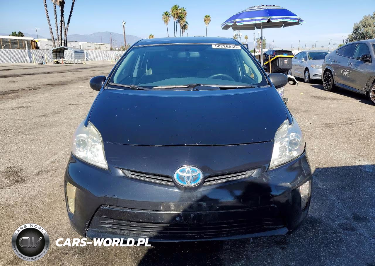 2013 Toyota Prius Three VIN:JTDKN3DU4D1715081 - 5