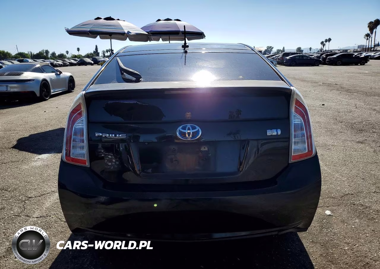 2013 Toyota Prius Three VIN:JTDKN3DU4D1715081 - 6
