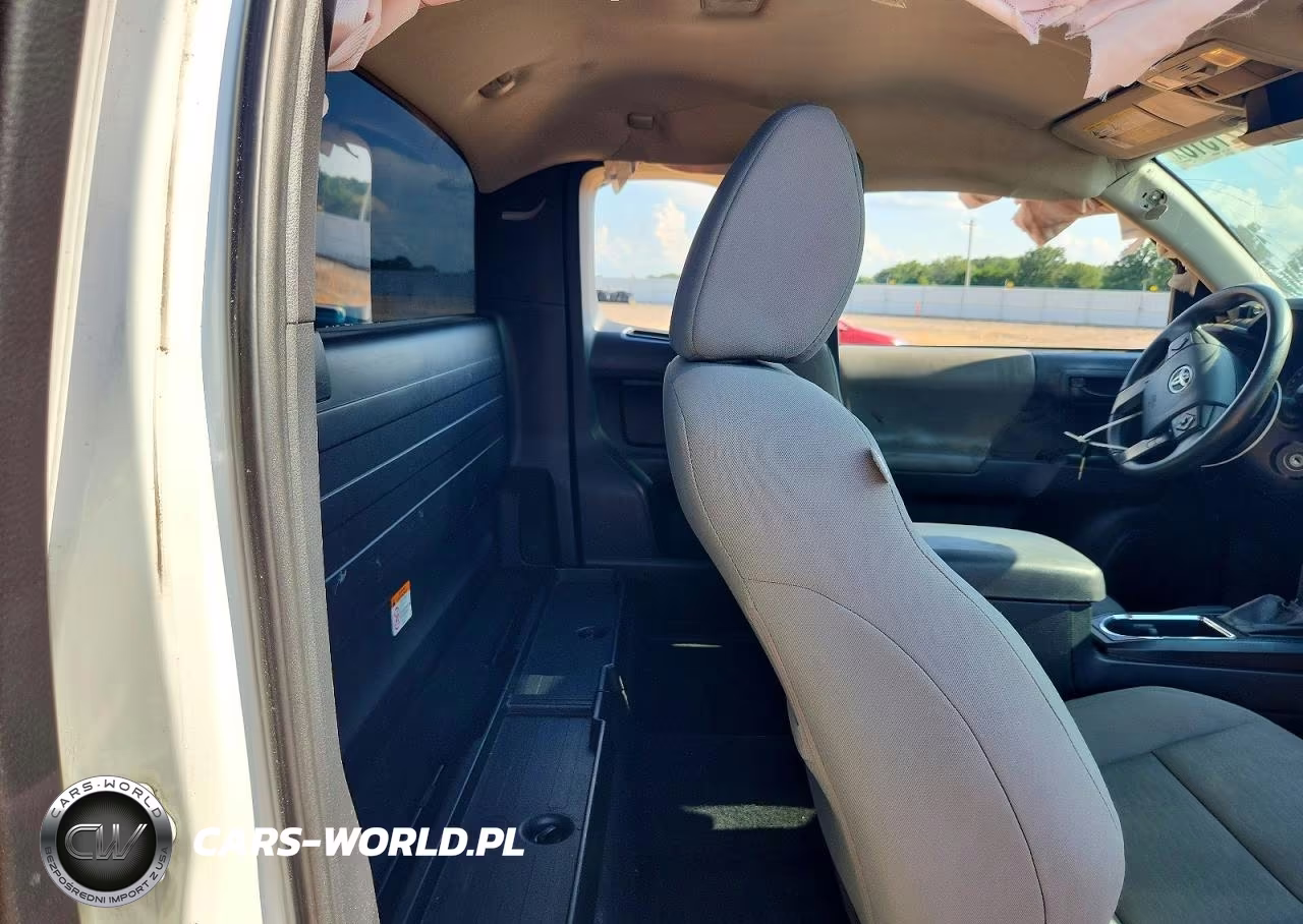 2018 Toyota Tacoma Sr VIN:5TFSX5EN4JX061947 - 10