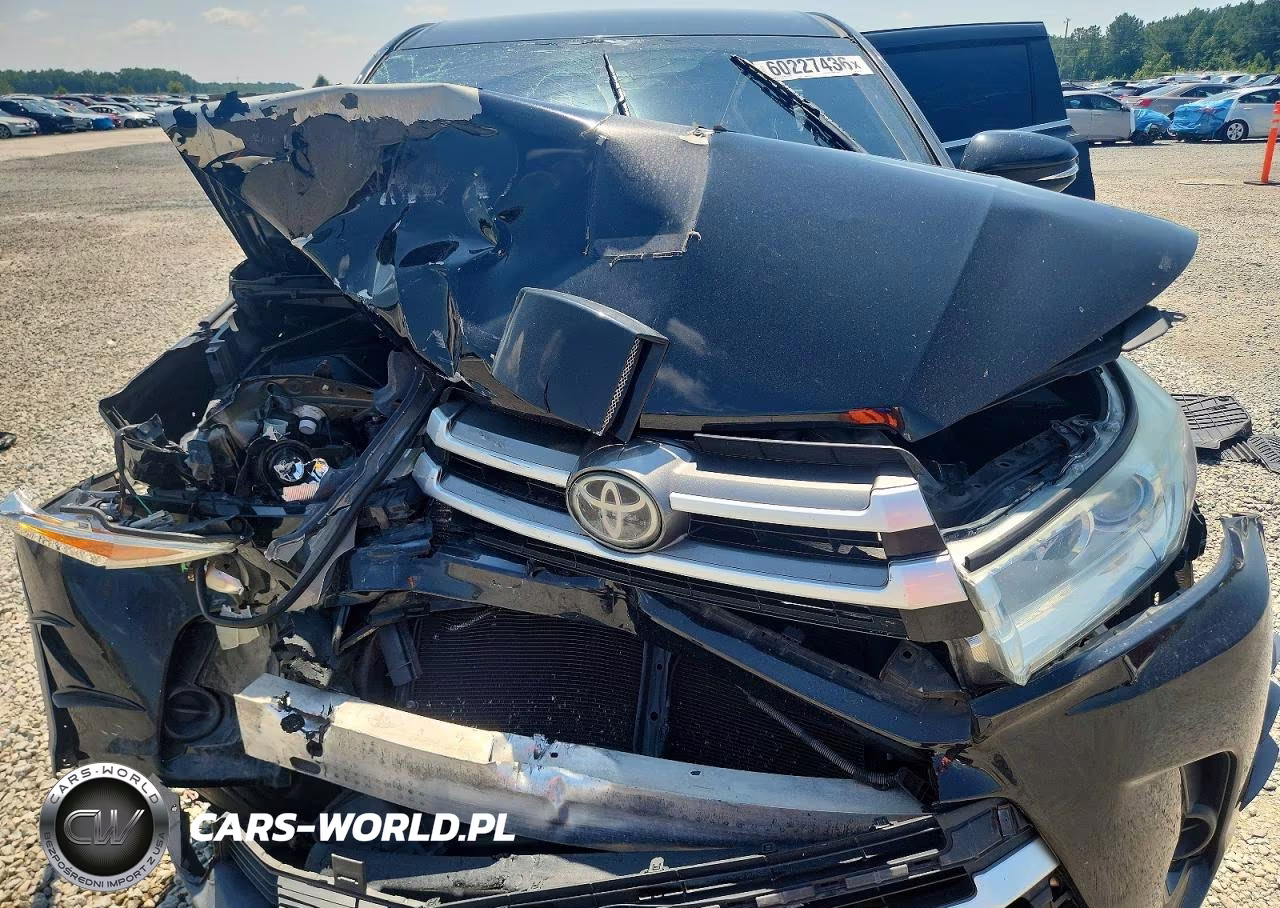2017 Toyota Highlander Le VIN:5TDZARFH2HS031975 - 12