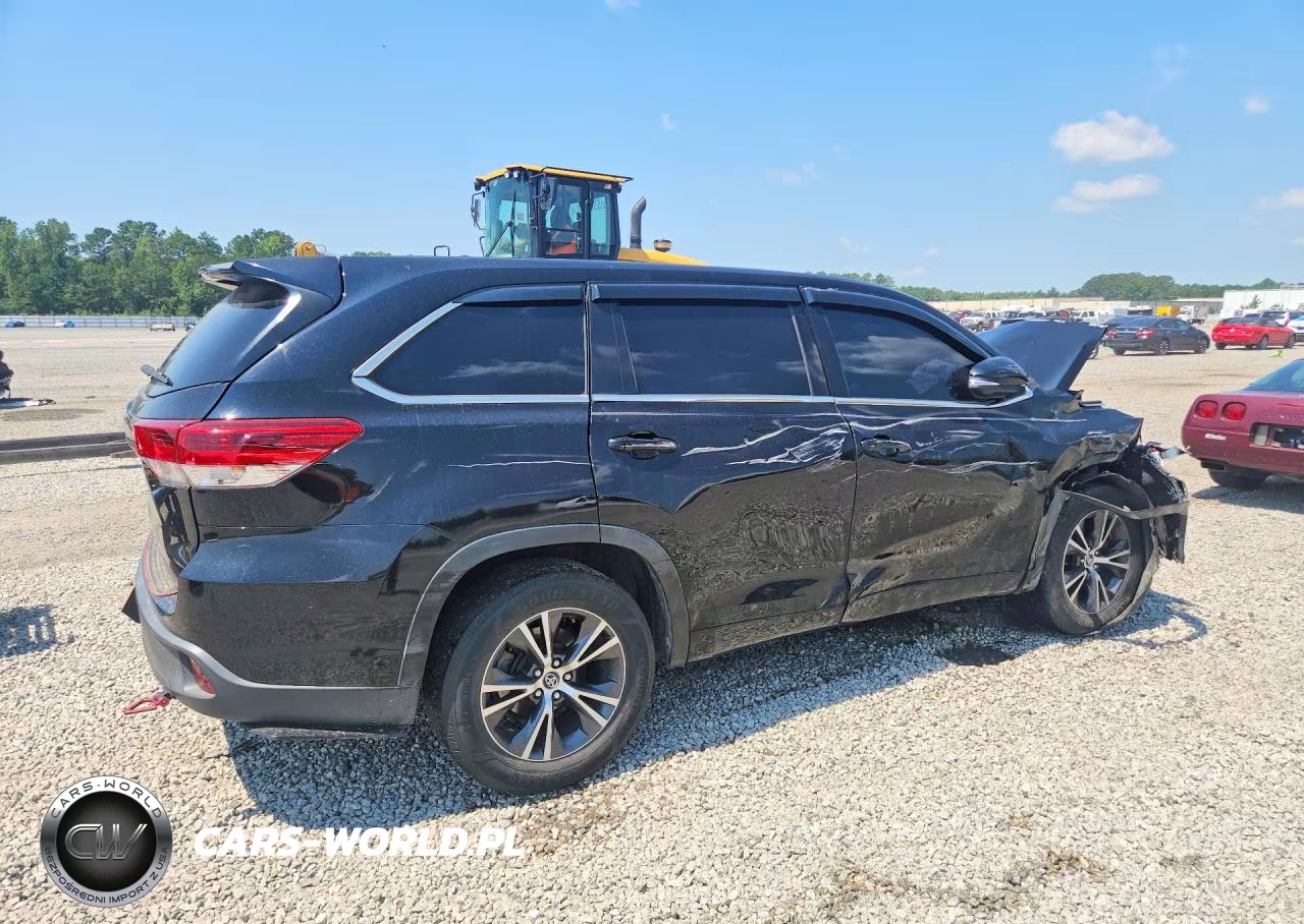 2017 Toyota Highlander Le VIN:5TDZARFH2HS031975 - 3