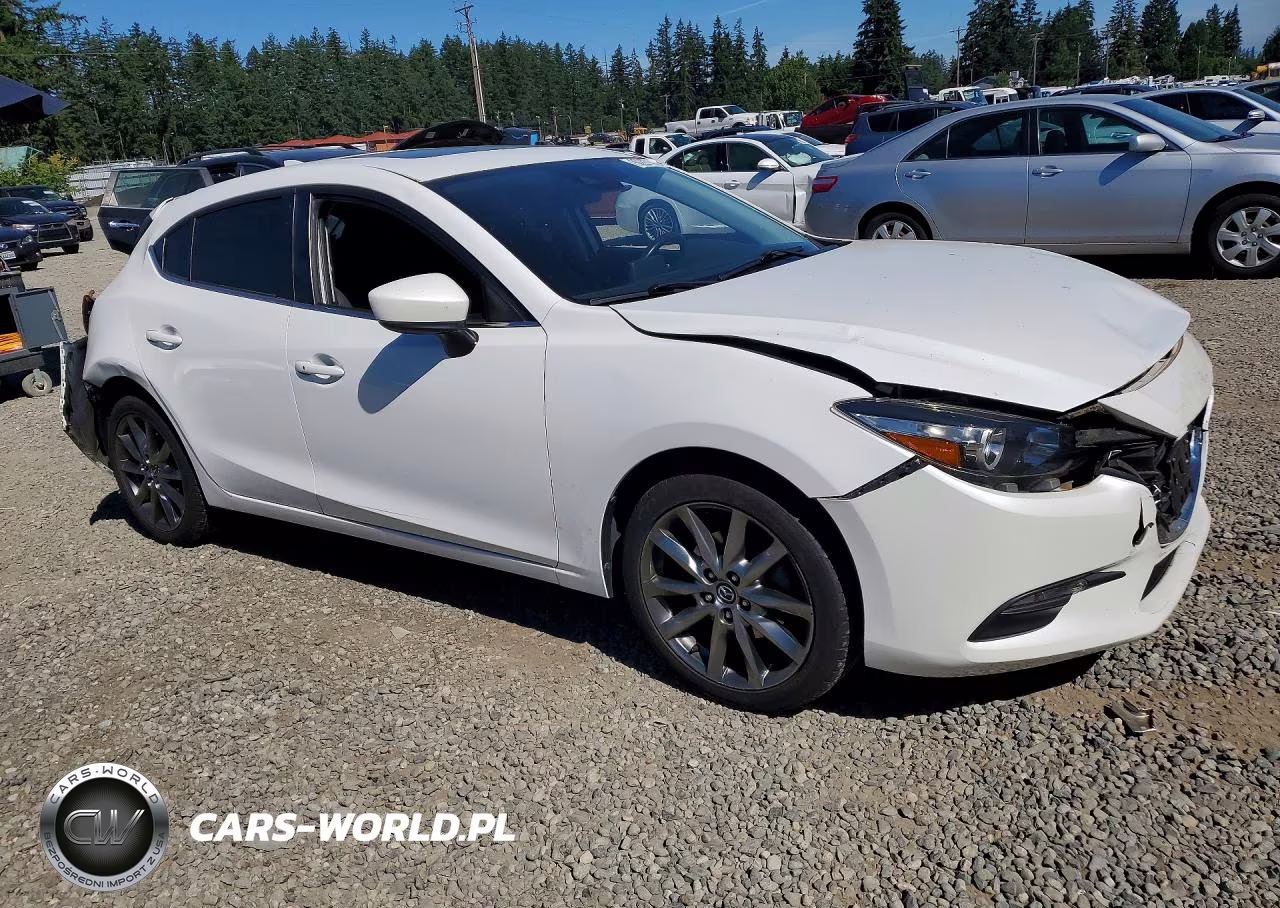 2018 Mazda 3 Touring VIN:3MZBN1L32JM268680 - 4