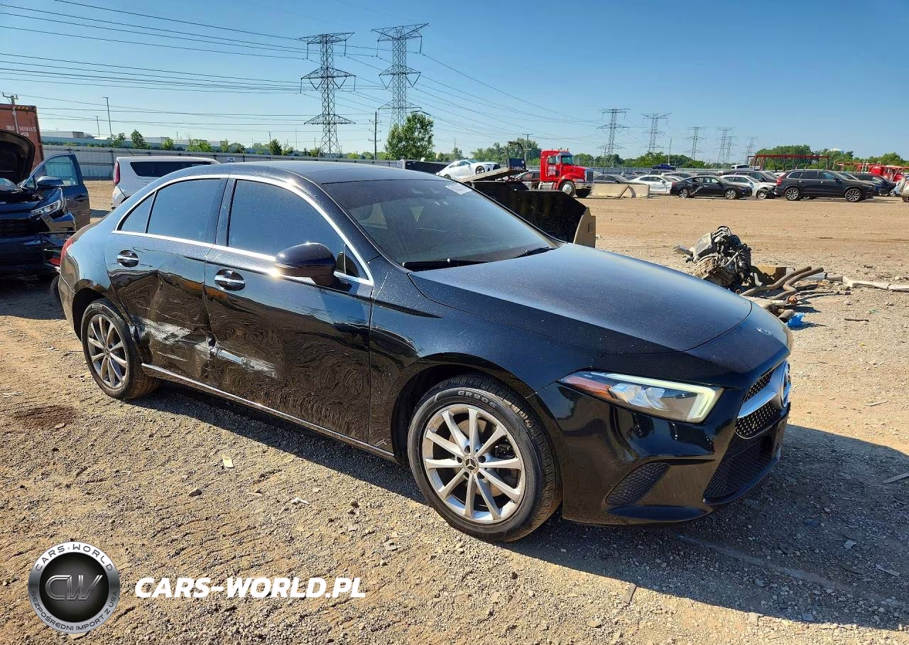 2019 Mercedes-Benz A 220 4Matic VIN:WDD3G4FB2KW028977 - 4