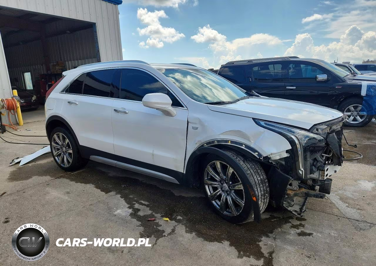 2019 Cadillac Xt4 Premium Luxury VIN:1GYFZCR48KF117830 - 4