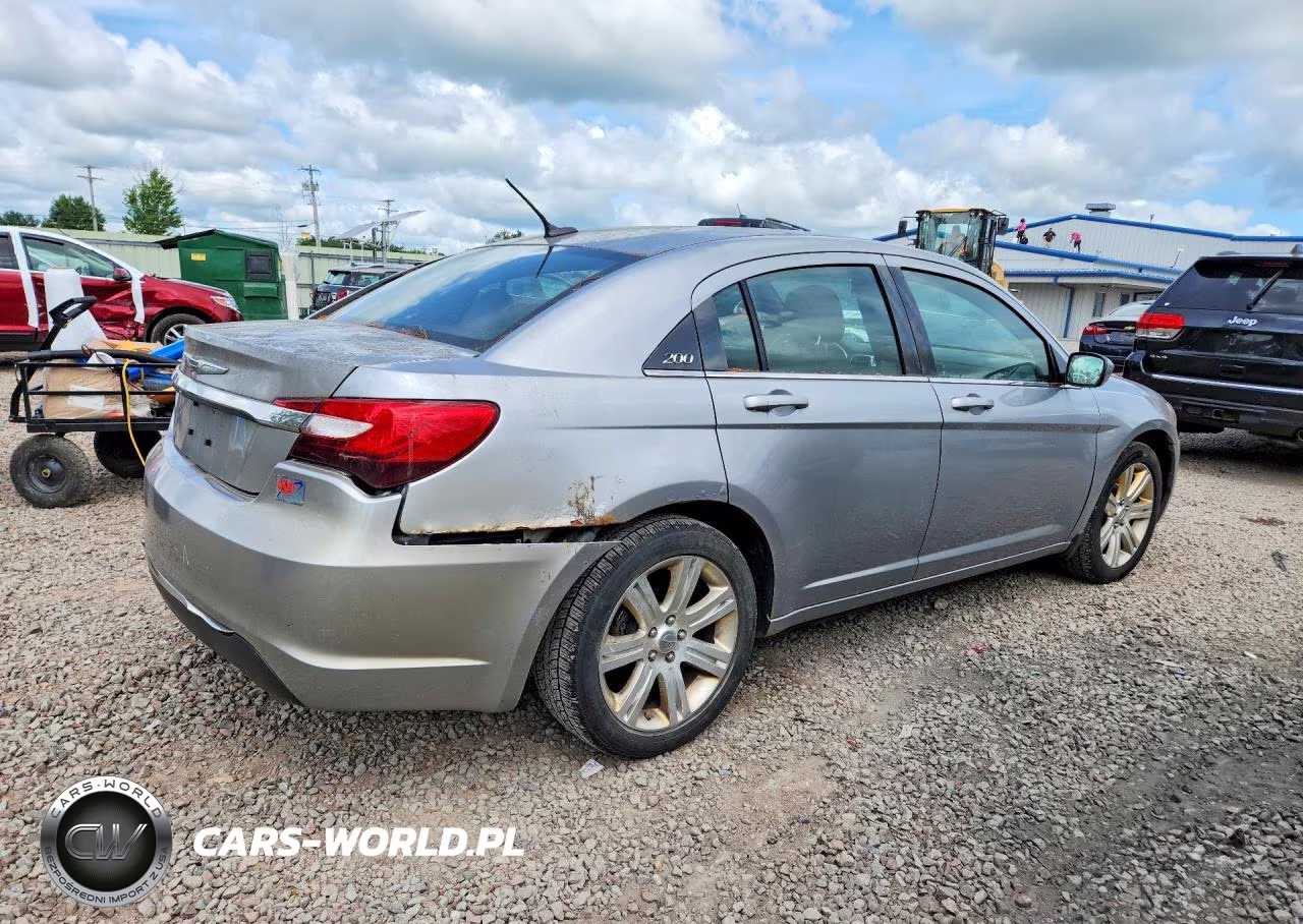 2013 Chrysler 200 Lx VIN:1C3CCBAB1DN670086 - 3