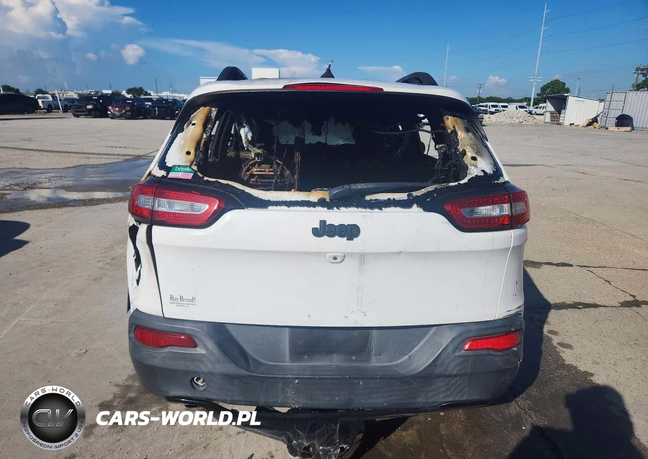 2016 Jeep Cherokee Latitude VIN:1C4PJLCB4GW216578 - 6
