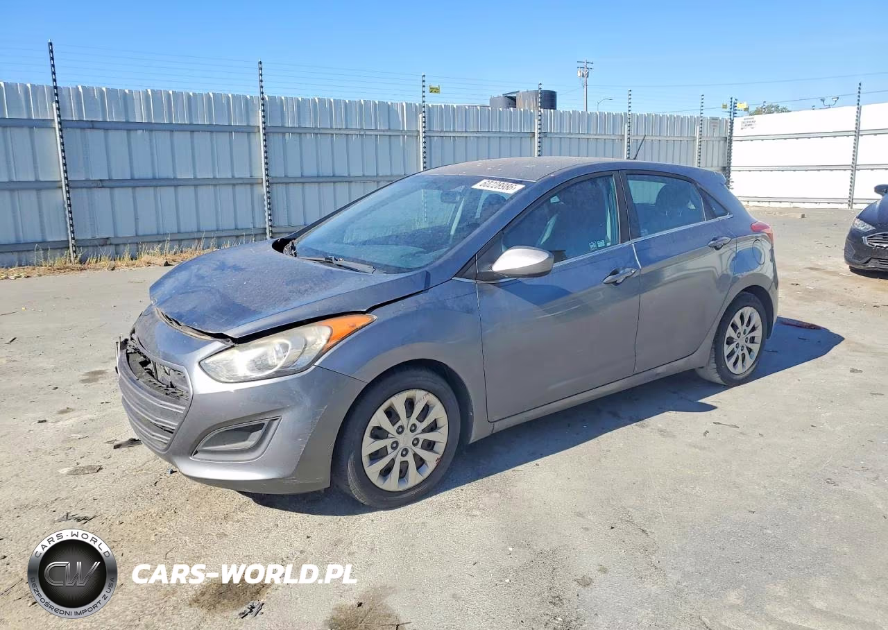 2017 Hyundai Elantra Gt Base – zdjęcie 1 z 12