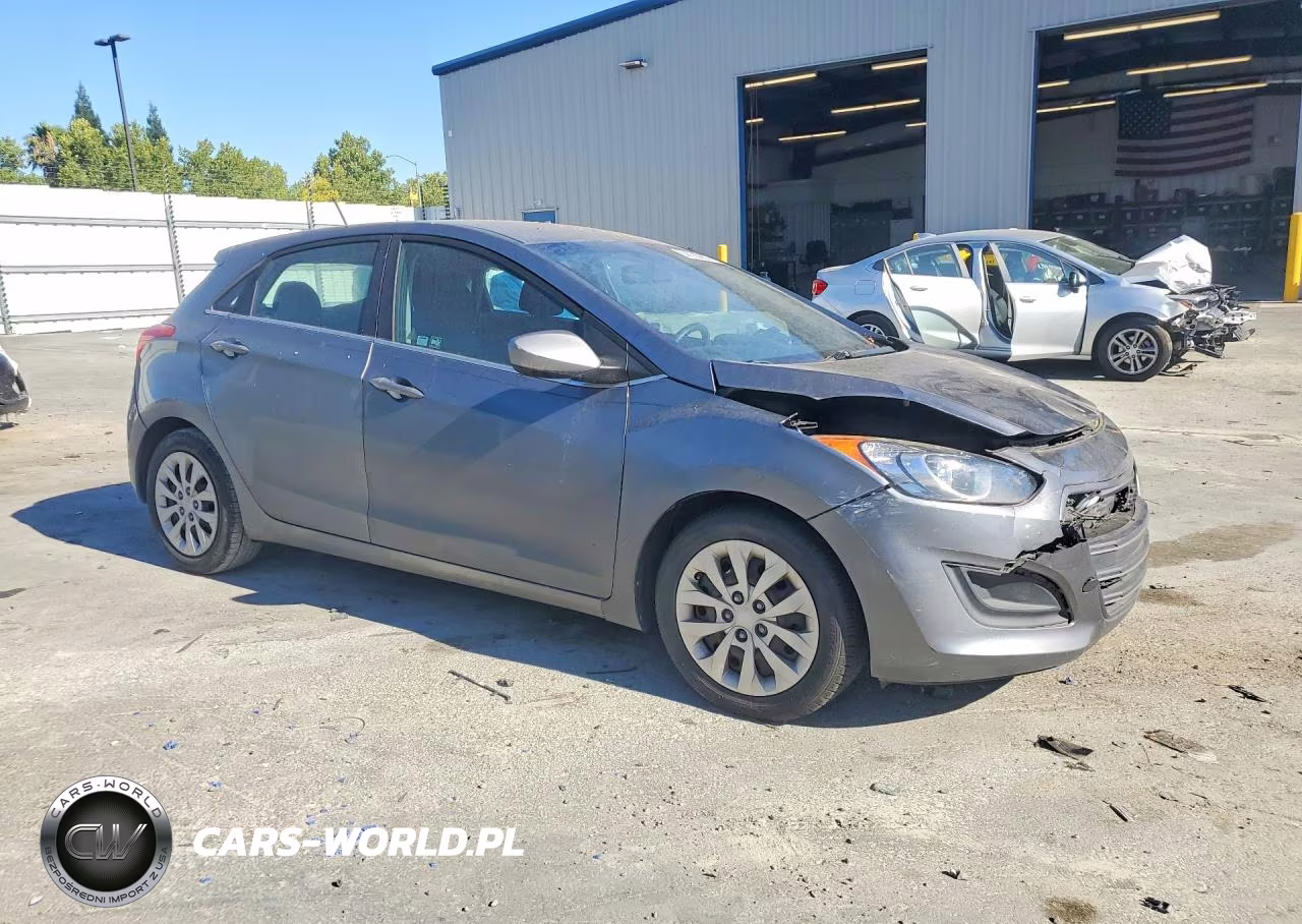 2017 Hyundai Elantra Gt Base VIN:KMHD35LH7HU374466 - 4