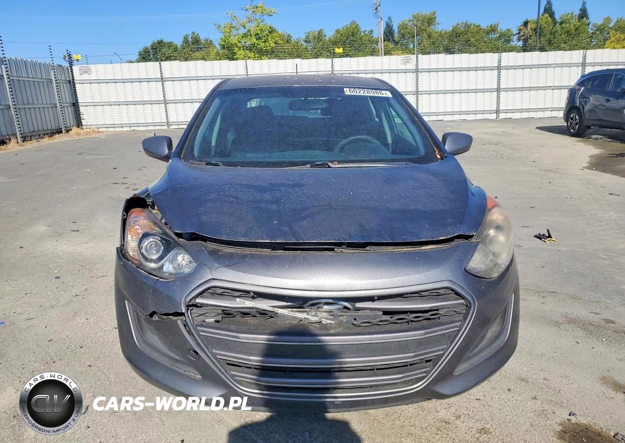 2017 Hyundai Elantra Gt Base VIN:KMHD35LH7HU374466 - 5