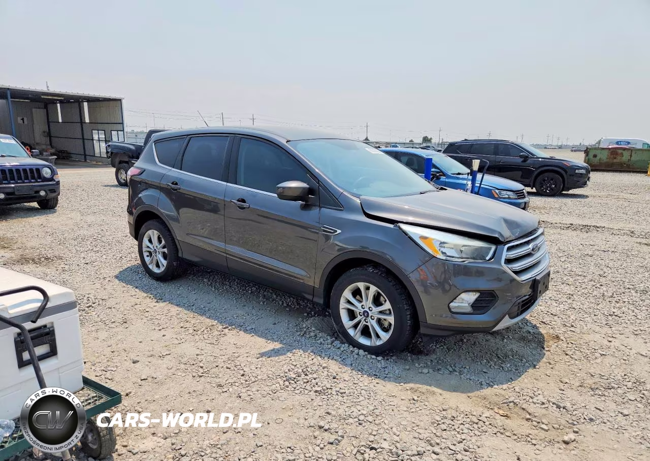 2017 Ford Escape Se VIN:1FMCU9GD8HUE72865 - 4