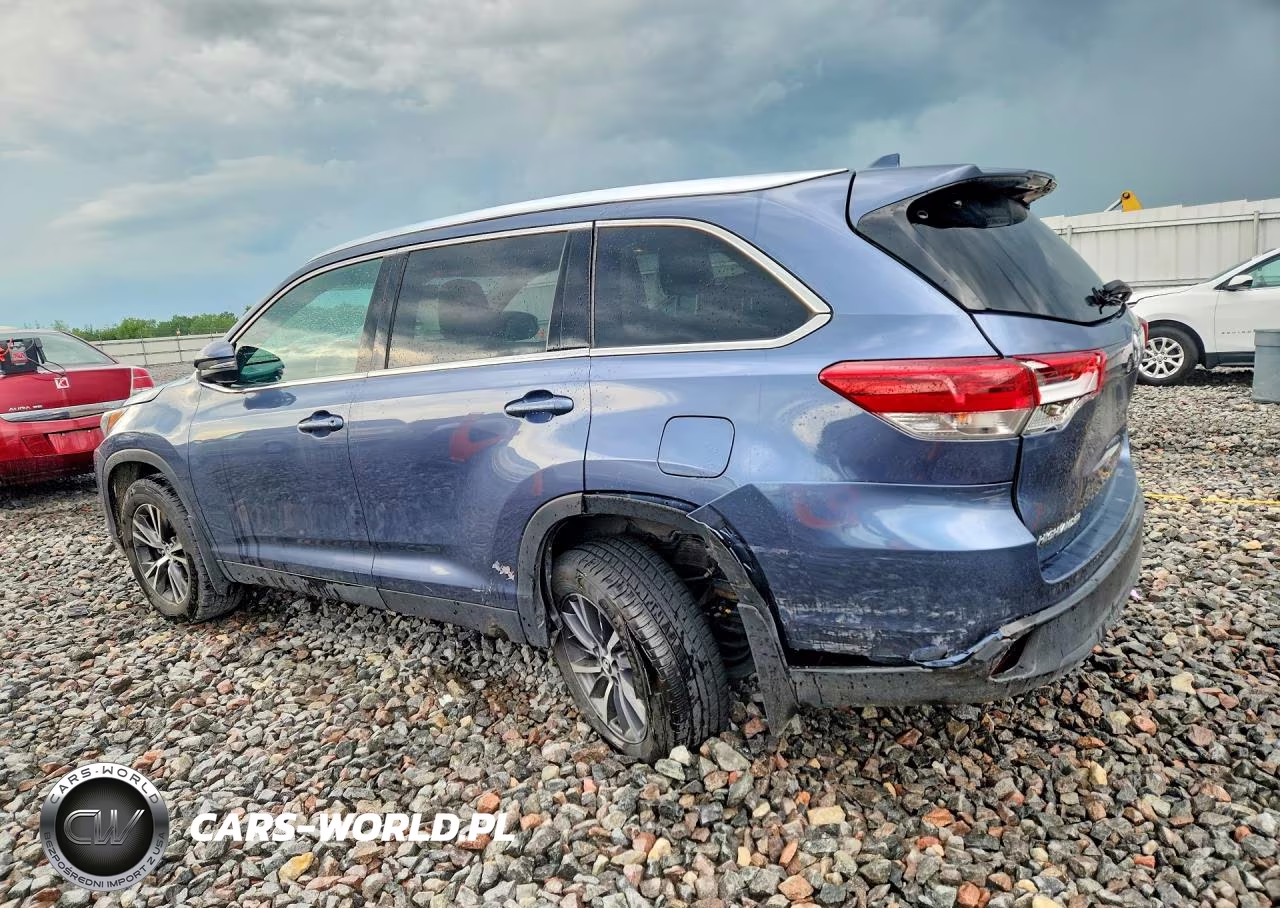 2019 Toyota Highlander Xle VIN:5TDJZRFH7KS725980 - 2