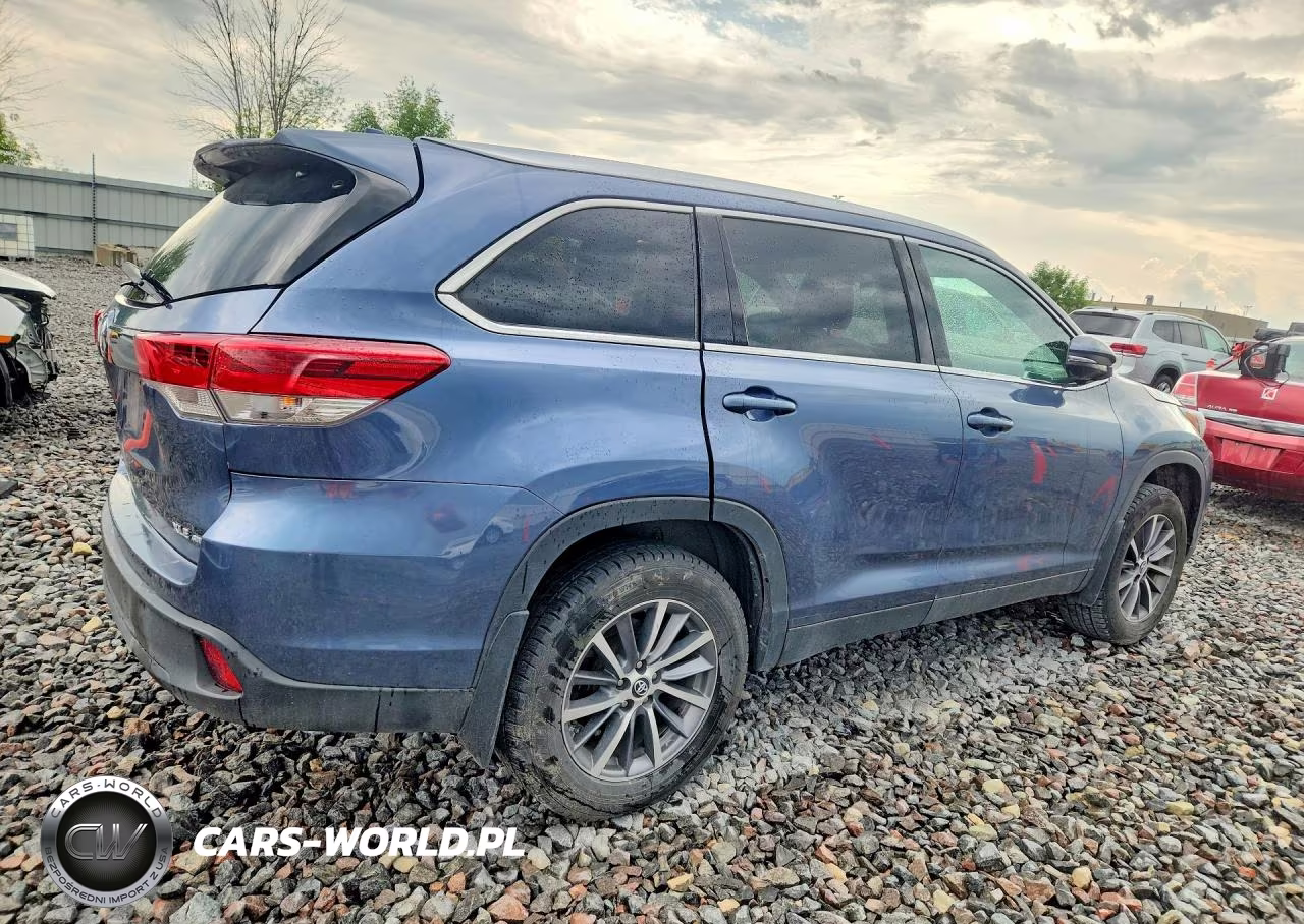 2019 Toyota Highlander Xle VIN:5TDJZRFH7KS725980 - 3