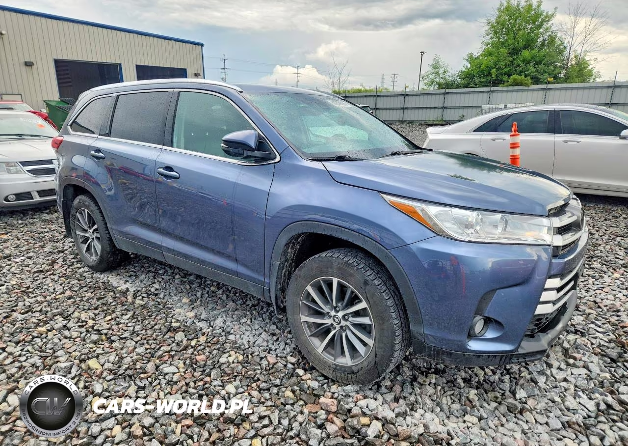 2019 Toyota Highlander Xle VIN:5TDJZRFH7KS725980 - 4