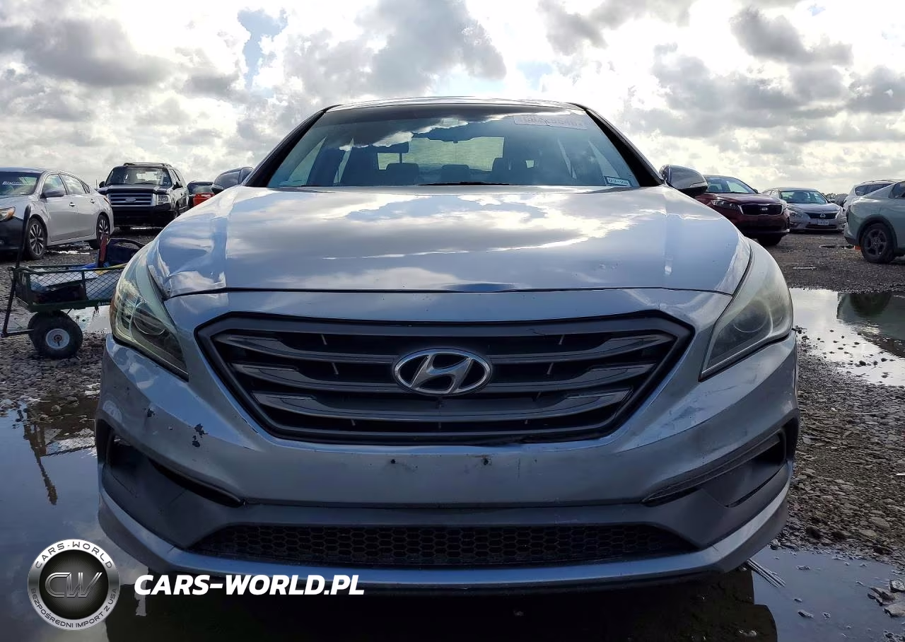 2015 Hyundai Sonata Sport VIN:5NPE34AF2FH125682 - 5