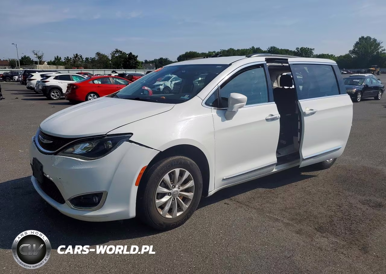 2017 Chrysler Pacifica Touring L – zdjęcie 1 z 13