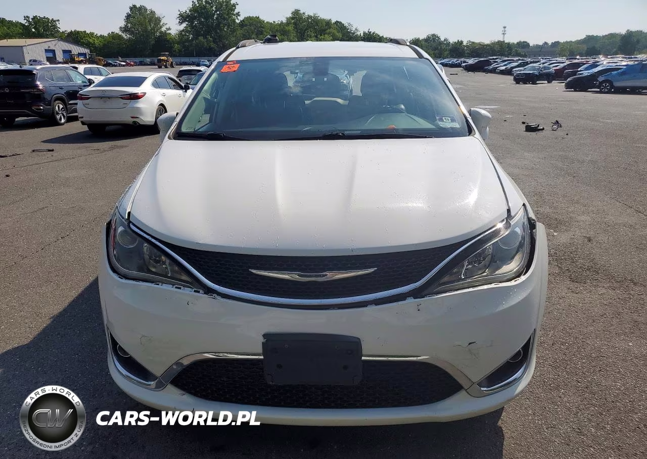 2017 Chrysler Pacifica Touring L VIN:2C4RC1BG9HR621771 - 5