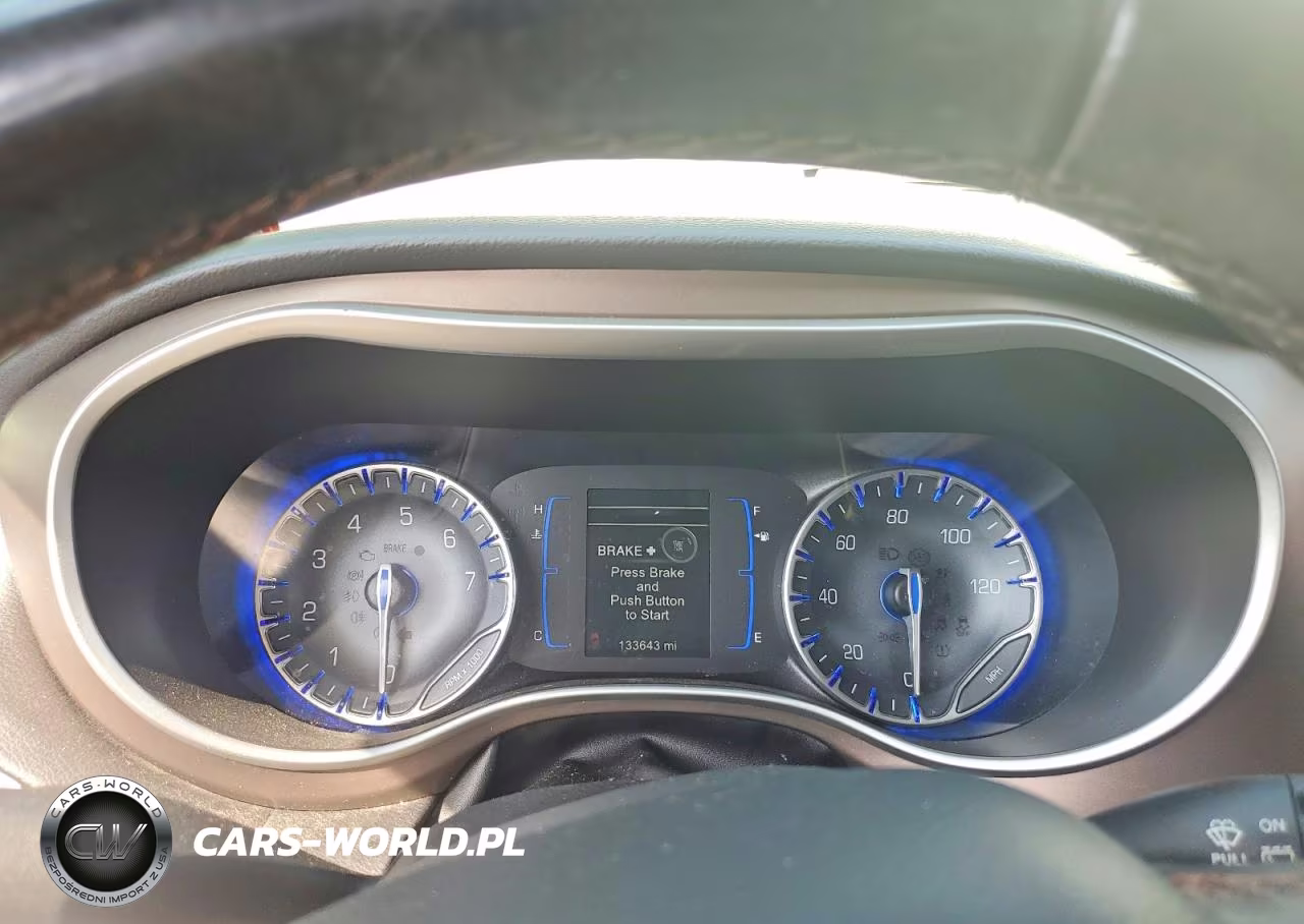 2017 Chrysler Pacifica Touring L VIN:2C4RC1BG9HR621771 - 9