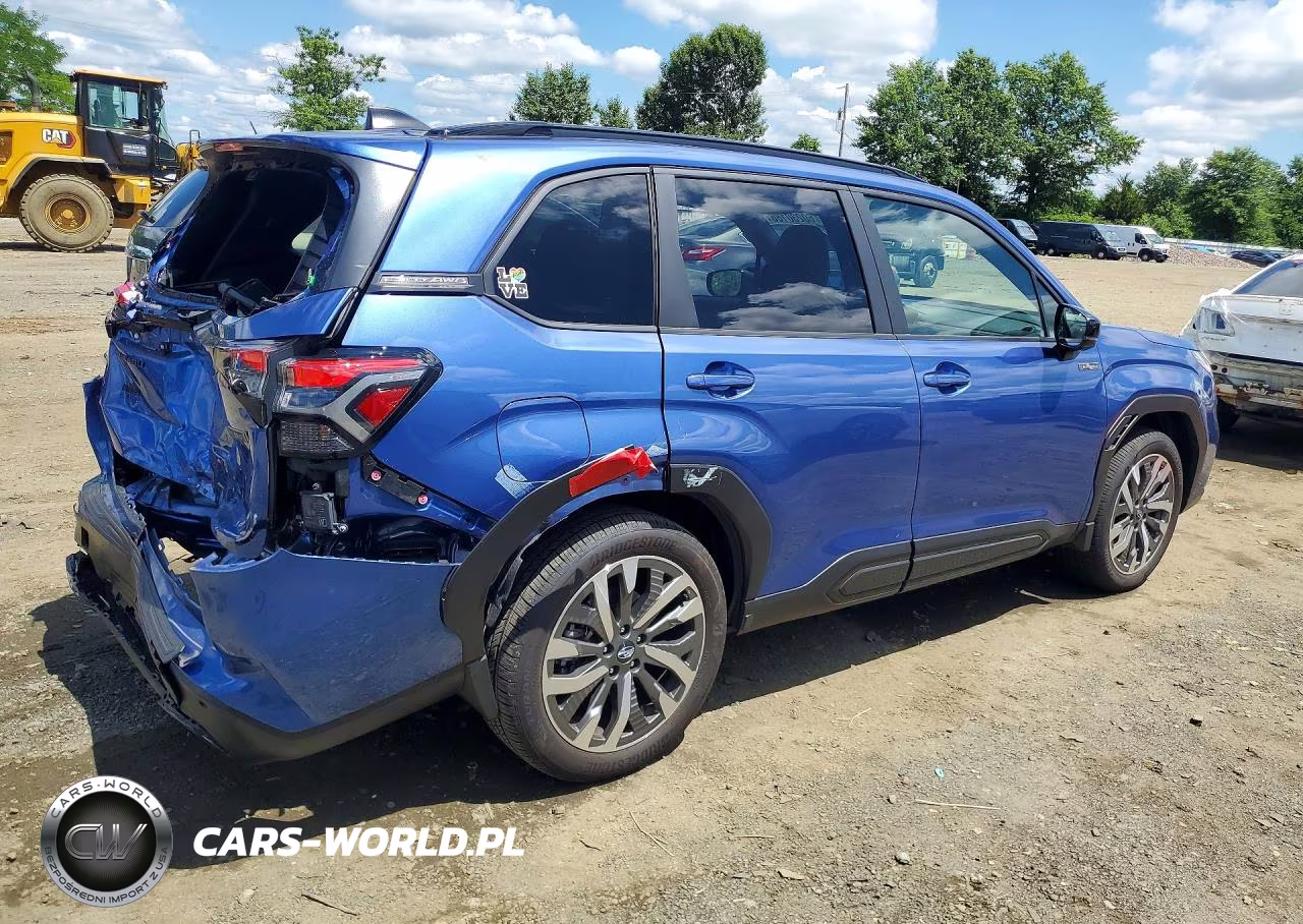 2025 Subaru Forester Touring VIN:JF2SLSTD7SH425649 - 3